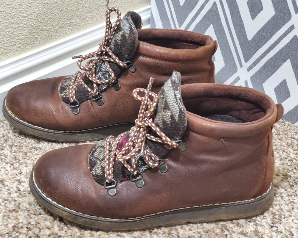 Skechers BOBS Memory Foam Hiking Boots Womens 9 Brown Ankle Lace Up 31305
